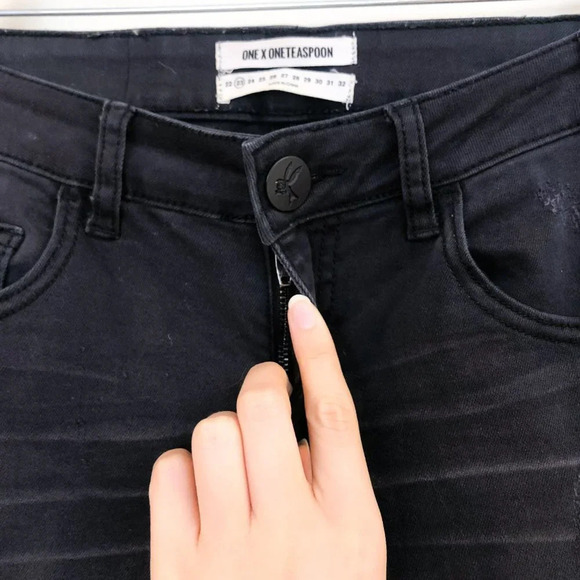 One x One Teaspoon Freebird II Distressed Black Skinny Jeans Women's 23 - Picture 5 of 9